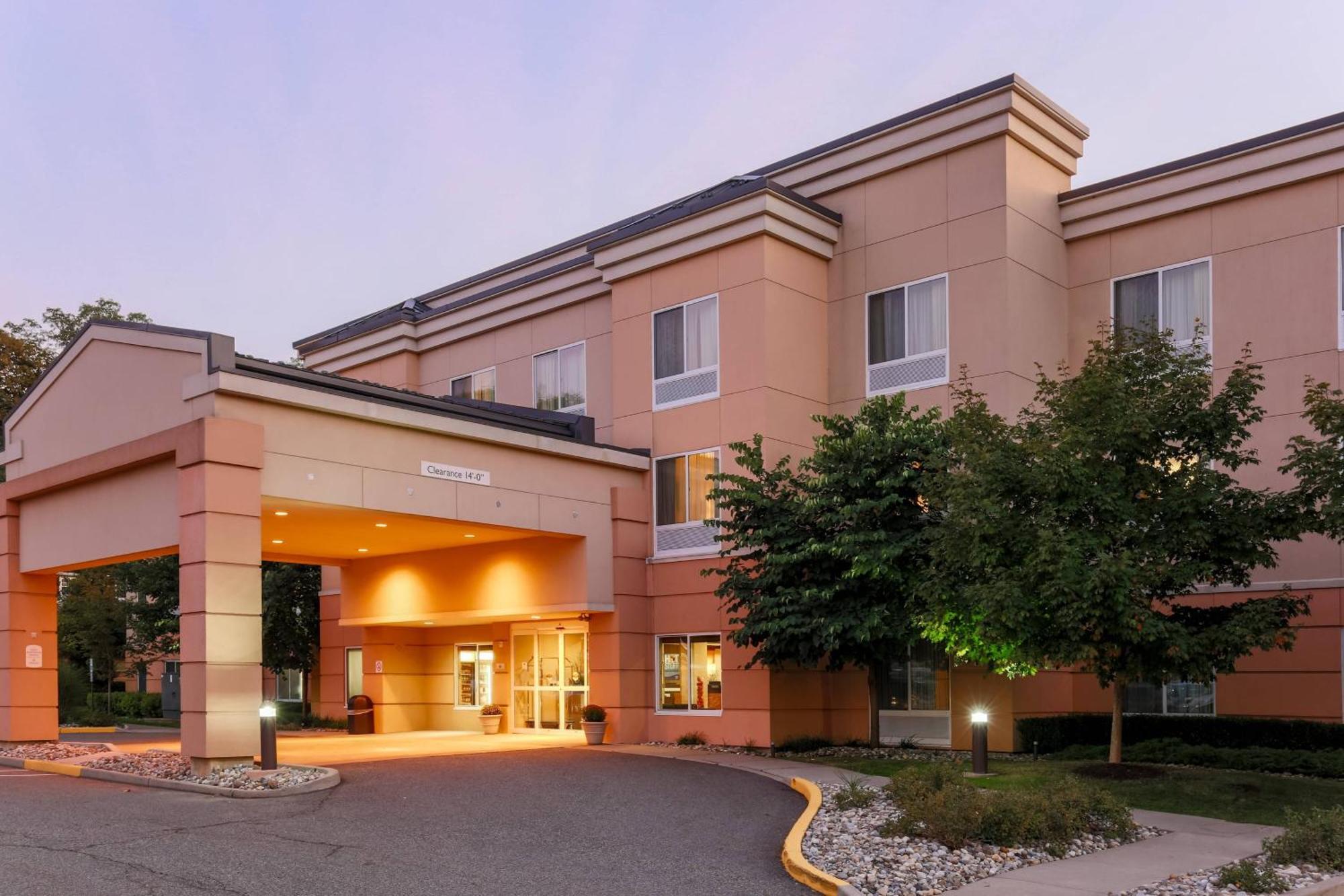 Fairfield Inn & Suites By Marriott Mahwah Exterior photo