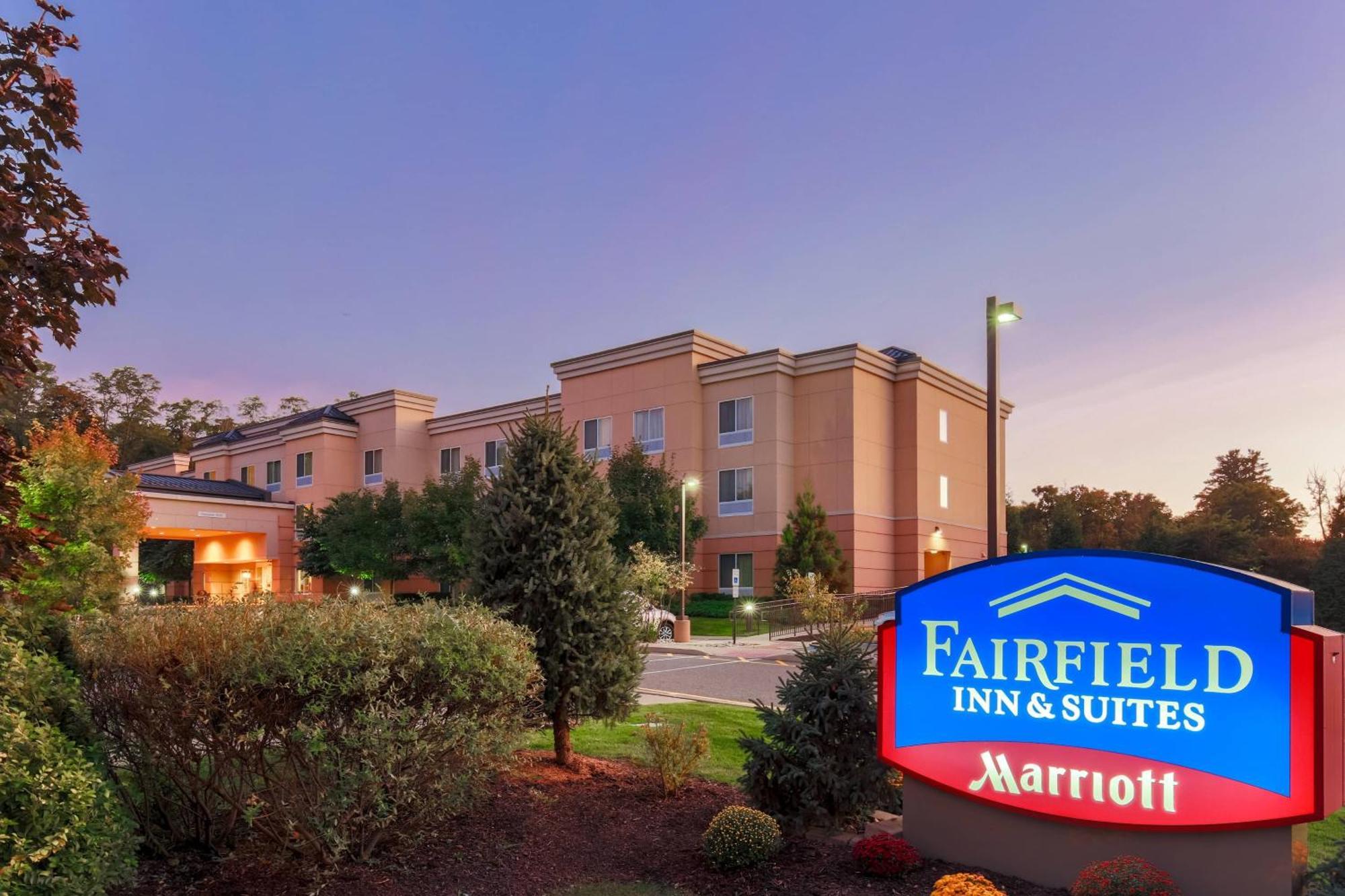 Fairfield Inn & Suites By Marriott Mahwah Exterior photo